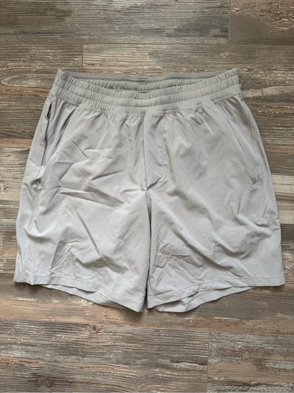 Men's Lululemon Lined Light Grey Medium Shorts Athletic